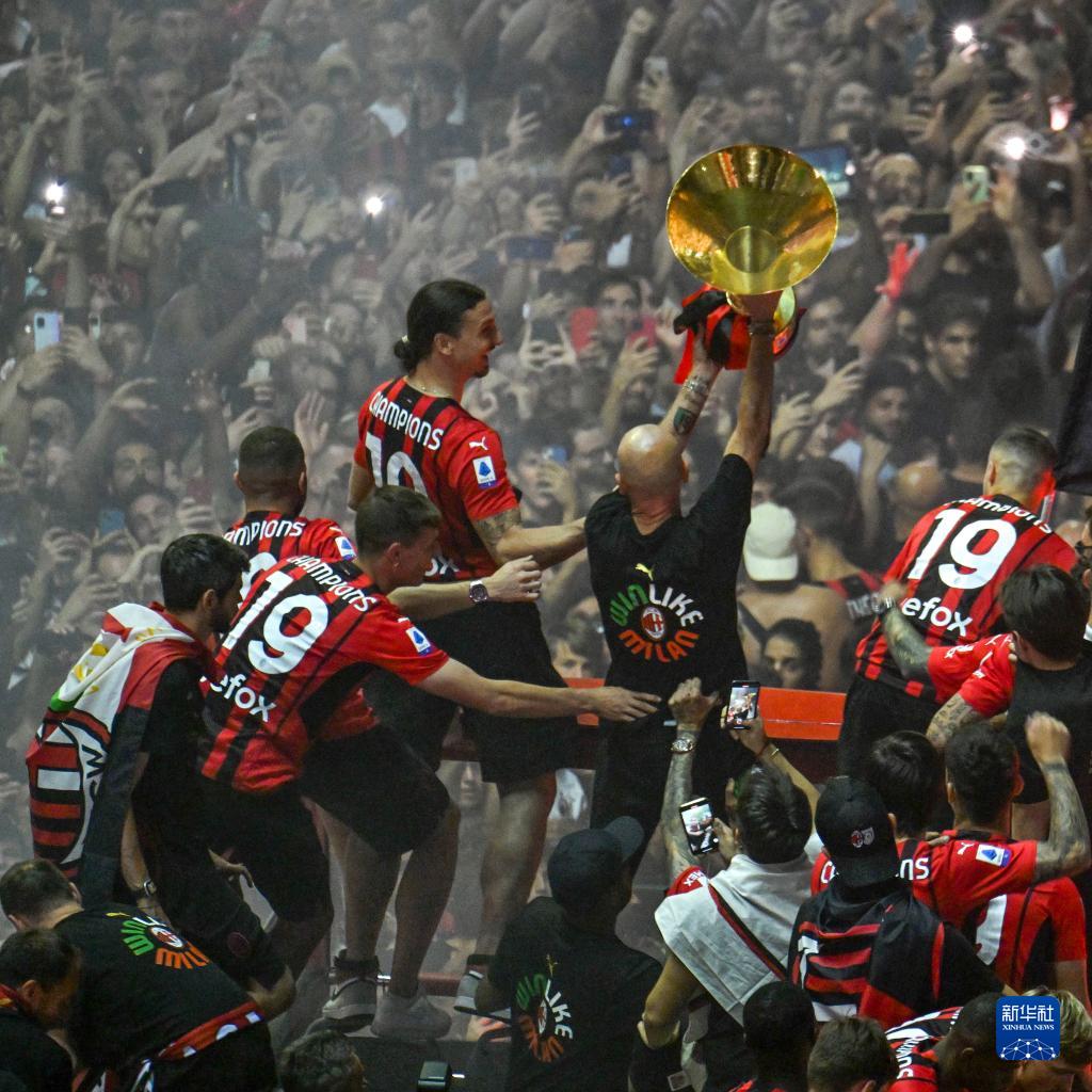 TA：曼联有意尤尔曼德和沃顿，正在谈判出售加纳乔、霍伊伦和桑乔