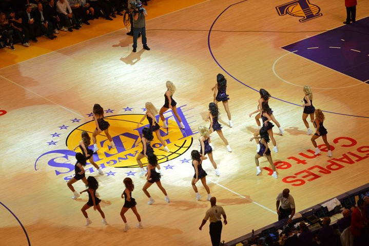 英雄联盟打野位置技巧：如何高效地打野为团队提供经济支持