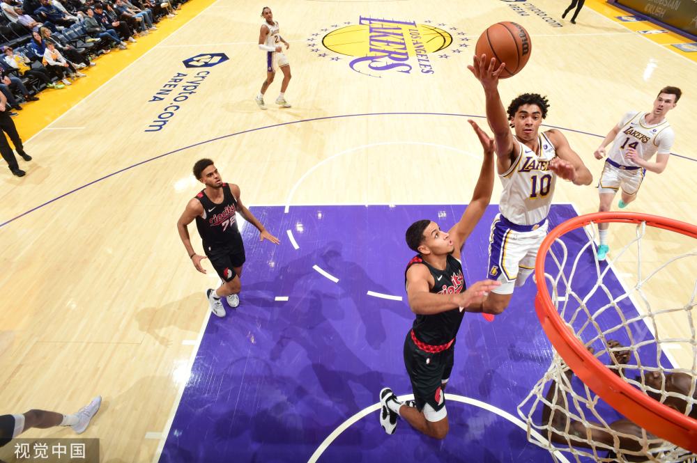 了无数观众 了无数观众